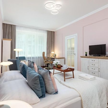 Luxurious & Unique Apartment Mickiewicza Cracow By Renters Prestige คราคูฟ ภายนอก รูปภาพ